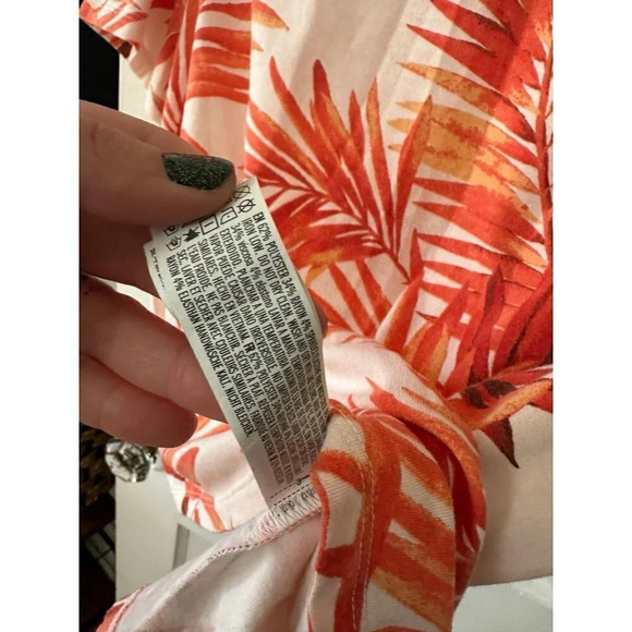 Forever21 Contemporary Women’s size small t-shirt - Picture 5 of 7